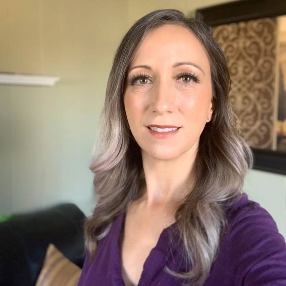 Meet your Posher, Dominique - Picture 1 of 1